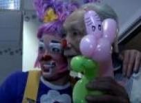 clowns-heading-for-us-convention-make-senior-home-stop