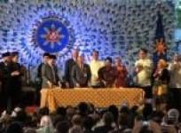 filipino-govt-muslim-rebels-seal-historic-peace-deal
