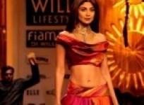 shilpa-shetty-and-harman-baweja-sizzle-at-wifw14