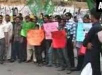 musharrafs-supporters-demand-his-release-to-visit-ailing-mother-in-pakistan