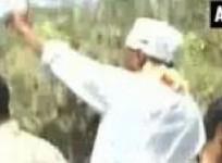 arvind-kejriwal-slapped-by-unidentified-person-during-his-roadshow