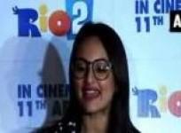 sonakshi-hosts-special-screening-of-rio-2-for-ngo-kids