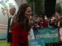 william-and-kate-play-cricket-in-new-zealand