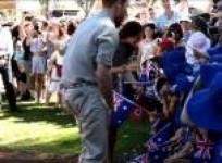 traditional-welcome-for-william-and-kate-at-australias-uluru