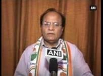 election-commission-bans-ramdevs-camp-over-honeymoon-remark