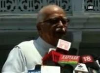senior-bjp-leader-lk-advani-casts-his-vote