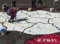 kiev-protesters-paint-symbolic-giant-map-of-ukraine