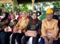 indonesians-remember-war-of-independence-victims