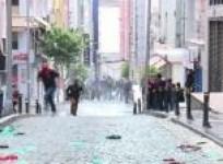 turkish-riot-police-clash-with-may-day-protesters