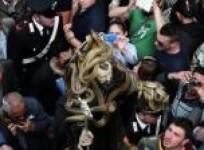 snakes-abound-at-italian-villages-annual-ritual