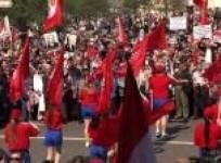 100000-russians-march-on-red-square-in-patriotic-fervour