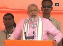 i-am-a-cm-but-my-mother-travels-in-auto-narendra-modi