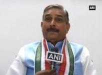 prasar-bharti-ceo-says-shadow-of-government-leading-to-lack-of-credibility-politicos-react