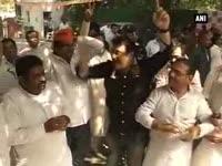 celebrations-start-in-bjp-office-in-delhi-as-initial-results-come-out-in-its-favour