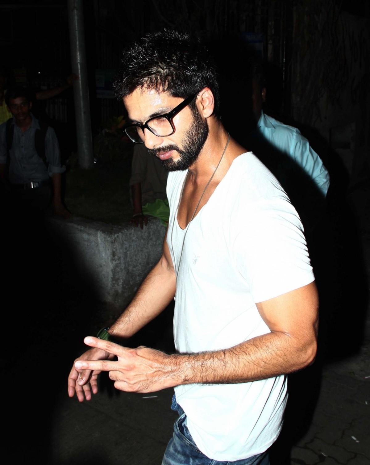 Shahid Kapoor spotted outside Pali Bhavan in Mumbai Shahid Kapoor