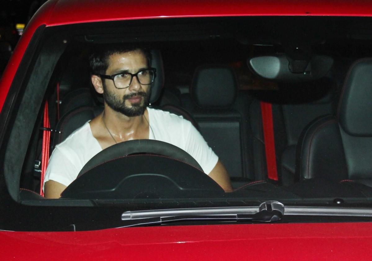 Shahid Kapoor spotted outside Pali Bhavan in Mumbai Shahid Kapoor