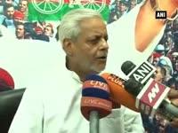 sp-dissolves-its-up-unit-akhilesh-remains-state-president