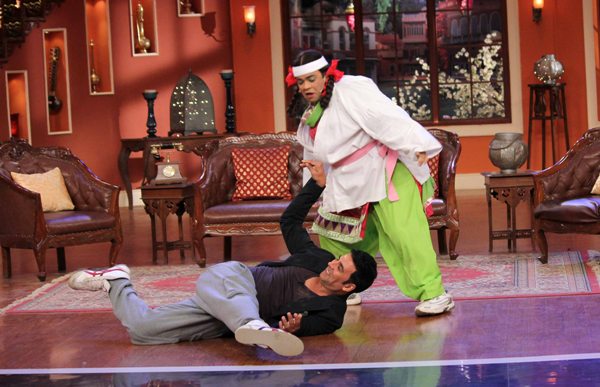 Akshay Kumar Promote 'Holiday' on Comedy Night with Kapil