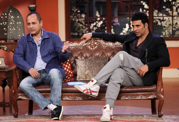 Akshay Kumar  with Vitul Shah Promote 'Holiday' on Comedy Night with Kapil