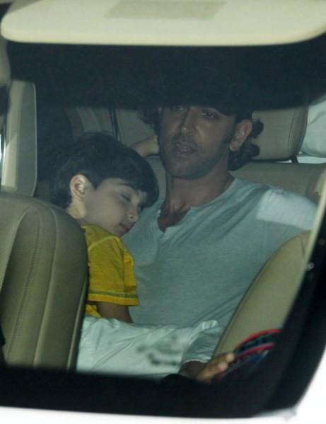 Hrithik Roshan with sons at special screening of 'X-Men: Days of Future Past' Hrithik Roshan with sons at special screening of 'X-Men: Days of Future Past'