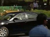 bjp-leaders-reach-gujarat-bhavan-to-meet-modi