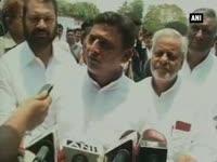 akhilesh-yadav-centre-enters-into-blame-game-over-power-crisis-in-up