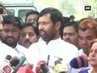 ram-vilas-paswan-his-son-meet-badaun-gang-rape-victims-families