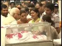 gopinath-mundes-body-placed-at-bjp-headquarters-for-last-respect