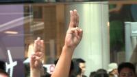 hunger-games-salute-becomes-symbol-of-thai-resistance