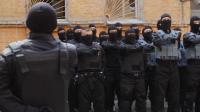 volunteers-with-ukraines-pravy-sektor-head-east-to-fight