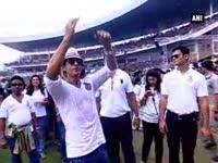 shahrukh-khan-celebrates-his-cricket-teams-grand-win-in-kolkata