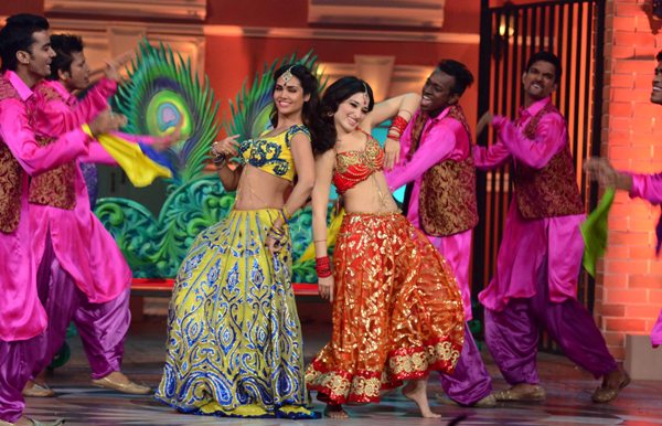 Promotion of 'Humshakals' on the sets of star plus's special episode 'Humshakal hasee house'