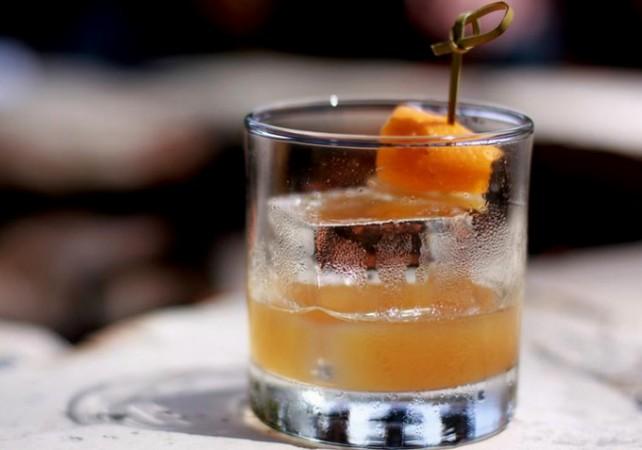 Luxury Company Sells Perfect Ice Blocks for a Whopping $8 per Cube (Facebook/Gläce Luxury Ice)