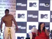 sunny-leone-wooed-by-delhi-media