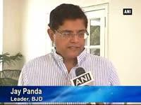 modi-asks-mps-not-to-touch-his-feet-politicos-react