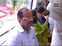 mumbai-metro-runs-into-technical-glitch-on-first-day