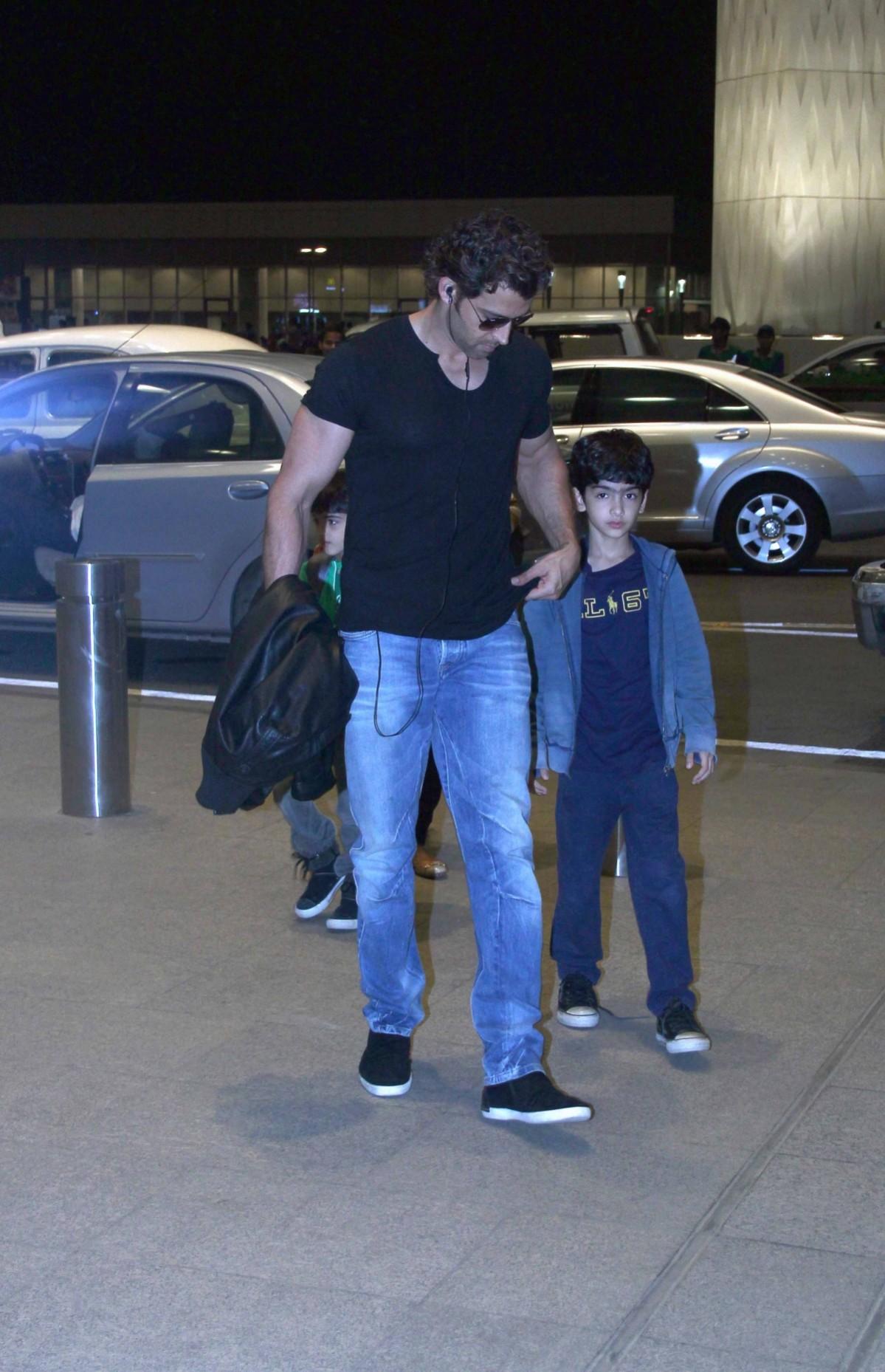 Hrithik Roshan spotted at the Mumbai airport with his sons Hrehaan and Hredaan Hrithik Roshan