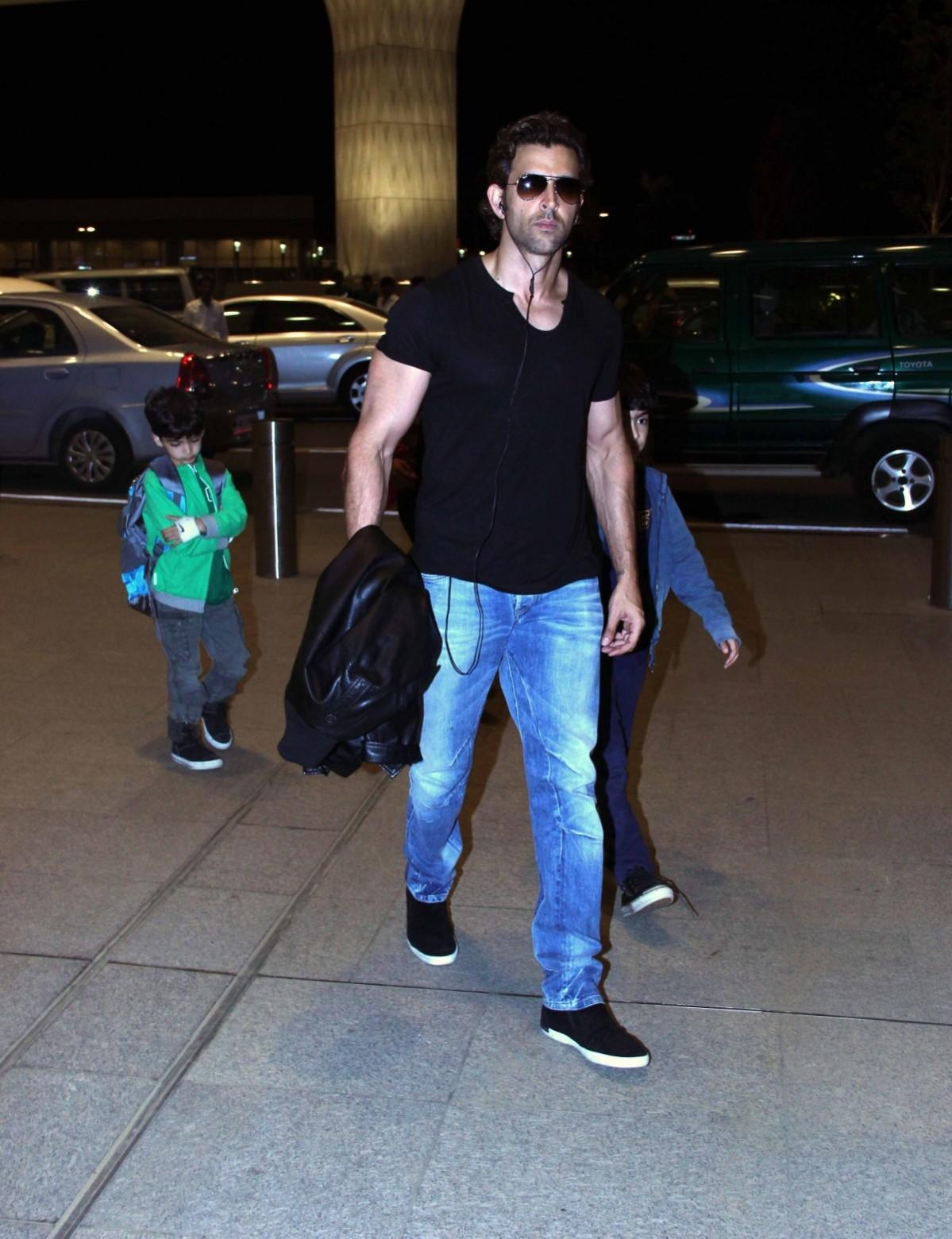 Hrithik Roshan spotted at the Mumbai airport with his sons Hrehaan and Hredaan Hrithik Roshan