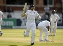 Joe Root celebrates