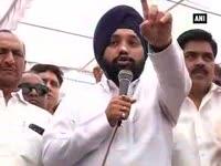 congress-workers-protest-outside-bjp-headquarters-over-water-power-crisis-in-capital
