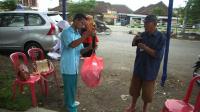 indonesias-poor-swap-garbage-for-health-care