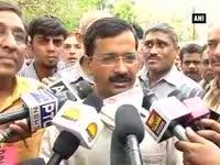 lg-najeeb-jung-assured-to-look-into-legality-issue-of-e-rickshaws-in-delhi-kejriwal