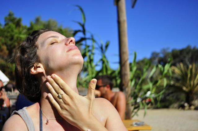 Though, sunscreen succeeded in reducing the DNA damage and delayed development of the skin cancer, it couldn't still completely safeguard the p53 gene against the harms caused by UV light. Sunscreen