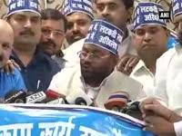 congress-stages-walkout-from-up-assembly-bsp-leads-protest-over-poor-law-and-order-situation
