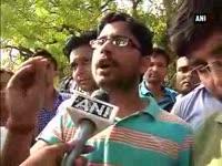 upsc-aspirants-protest-outside-rajnath-singhs-residence-for-age-relaxation