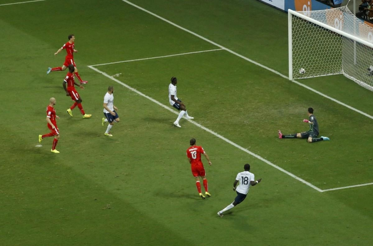 France's Moussa Sissoko scores past Switzerland's goalkeeper Diego Benaglio during their 2014 World Cup Group E soccer match at the Fonte Nova arena Switzerland vs France