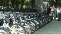riders-whizz-around-madrid-on-new-electric-rental-bikes