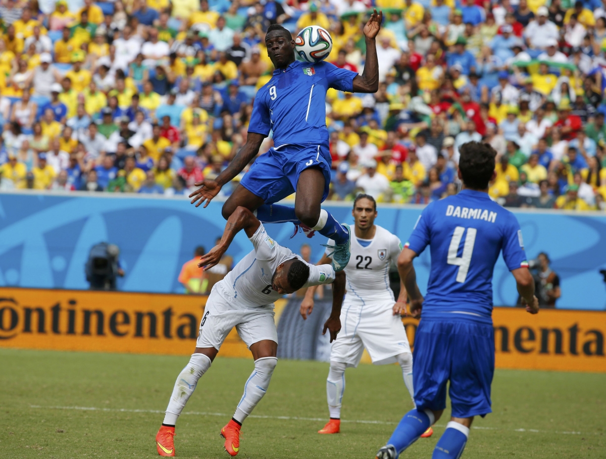 FIFA World Cup 2014 Highlights Uruguay In Last Sixteen After   Italy Vs Uruguay 