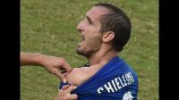 uruguays-luis-suarez-risks-world-cup-ban-after-italy-bite