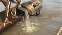 c-africas-sandfishers-fear-for-livelihood-amid-conflict